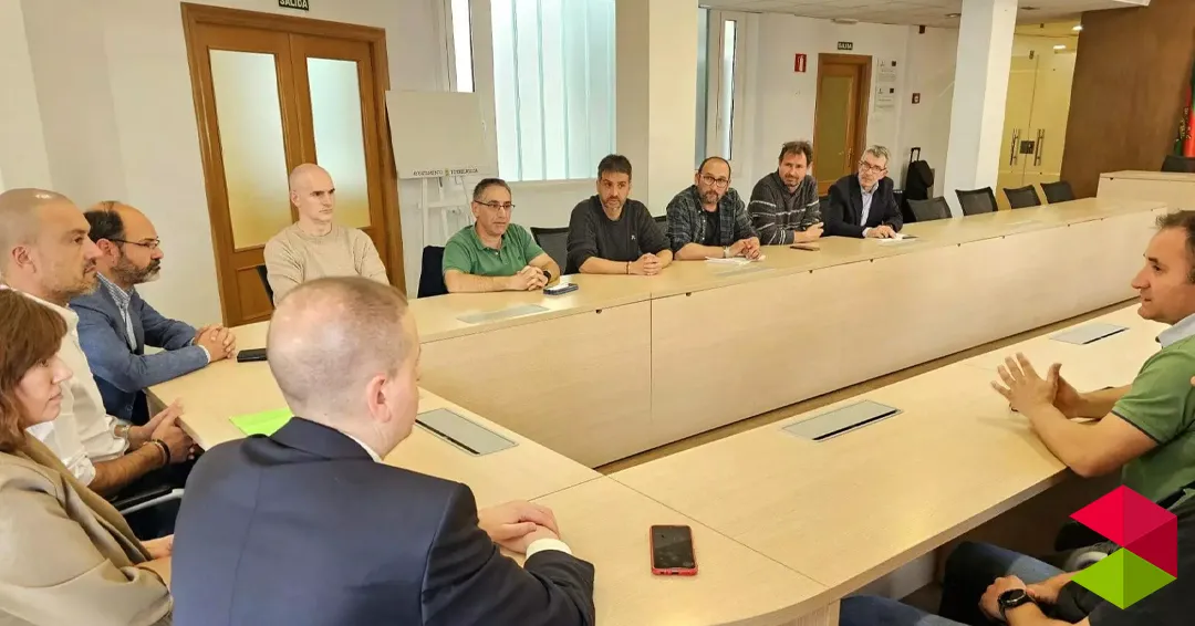 Los ayuntamientos de Torrelavega, Polanco y San Felices trasladan su apoyo unánime a los trabajadores de Solvay