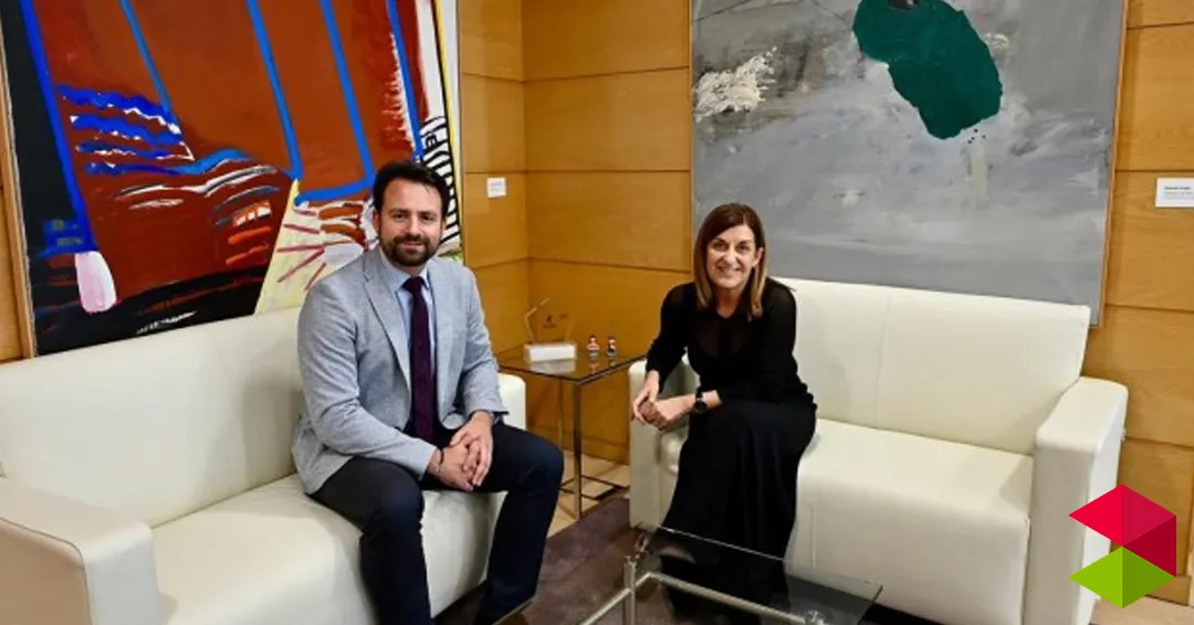 Buruaga y Queipo presiden un encuentro popular astur-cántabro para analizar la realidad y el futuro de ambas comunidades